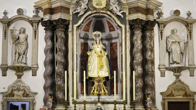 Retablo con la Misericordia de Savona, la histórica advocación que ha sido repuesta al culto en Santo Domingo.