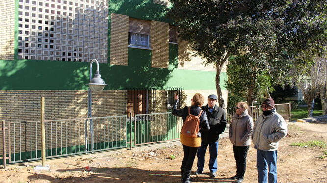 Vecinos de Ciudad Jardín muestran la cercanía del nuevo parque a sus viviendas.
