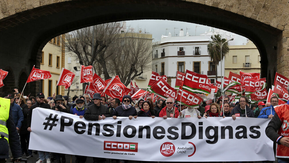 Las imágenes de la manifestación por las pensiones dignas en Cádiz